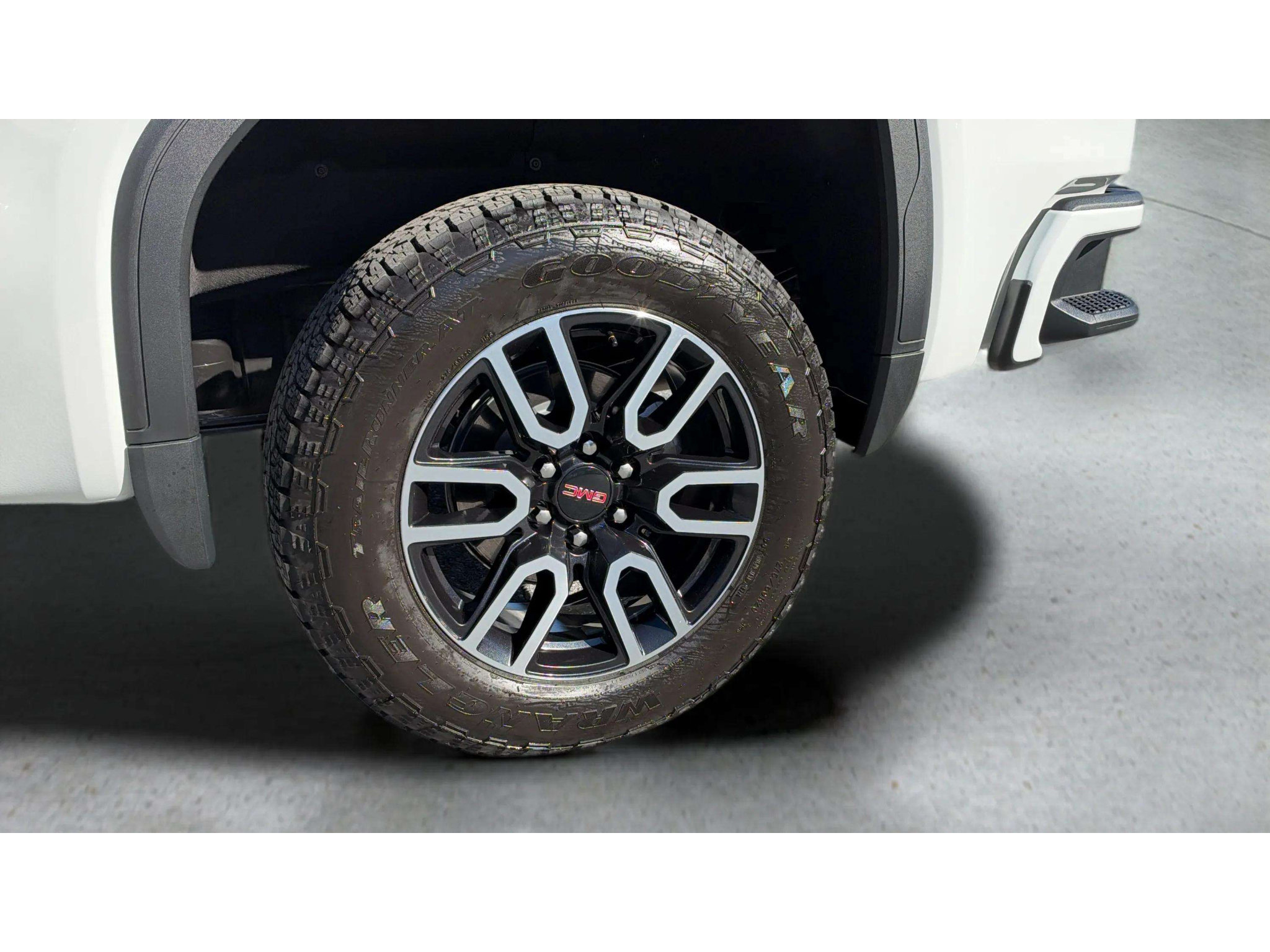 Used 2026 GMC Sierra 1500 AT4 w/ Technology Package AWD/4WD image 25