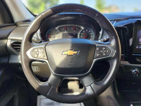 Used 2020 Chevrolet Traverse LT w/ Driver Confidence II Package AWD/4WD image 28
