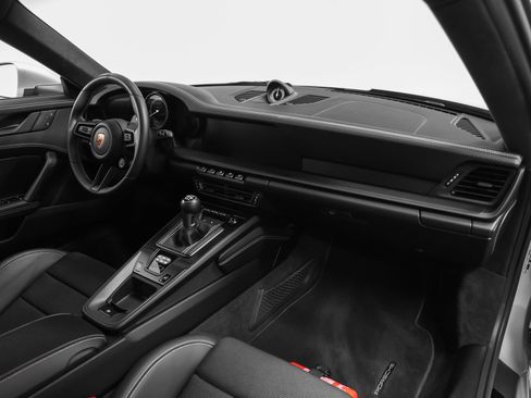Certified 2022 Porsche 911 GT3 RWD image 33