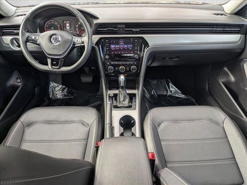 Used 2022 Volkswagen Passat 2.0T SE image 16