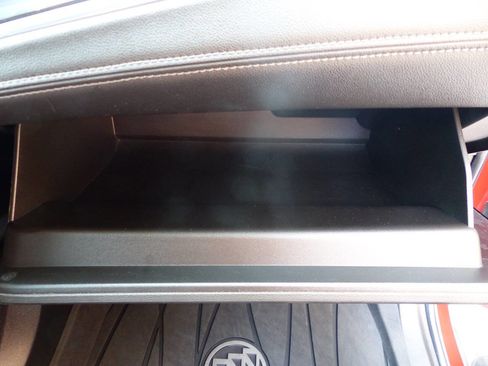 Used 2022 Buick Enclave Essence w/ Sport Touring Edition image 40