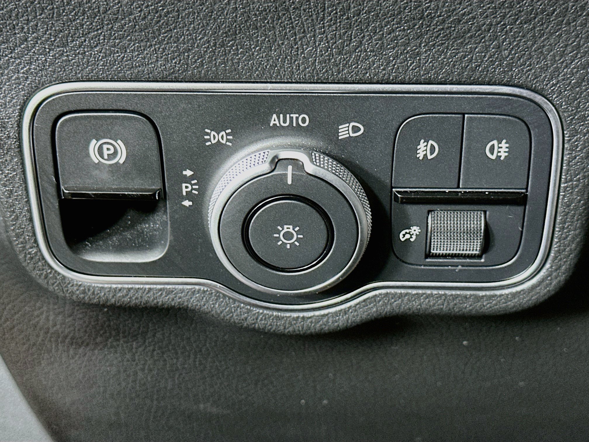 Used 2024 Mercedes-Benz GLA 250 4MATIC image 17