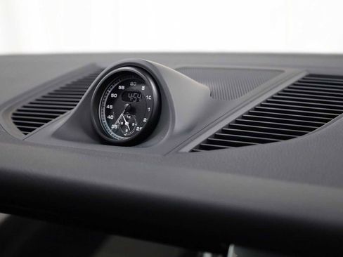 Certified 2026 Porsche Macan image 23