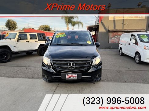 Used 2018 Mercedes-Benz Metris Passenger image 2
