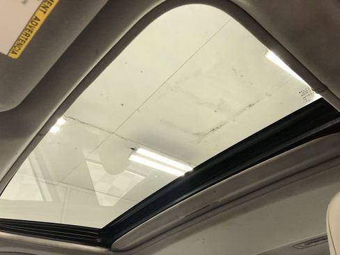 Used 2020 Toyota Camry SE image 21