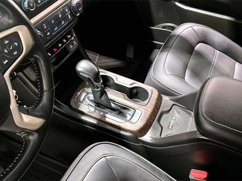 Used 2022 GMC Canyon Denali image 19