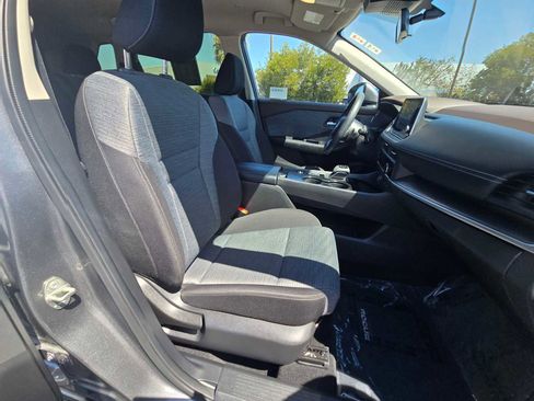 Used 2023 Nissan Rogue SV image 12