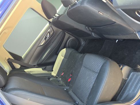 Used 2018 Nissan Rogue SV w/ Premium Package AWD/4WD image 15
