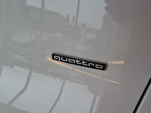 Certified 2025 Audi Q5 Premium w/ Convenience Package image 19