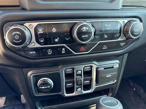 Used 2020 Jeep Gladiator Sport w/ Quick Order Package 24S AWD/4WD image 33