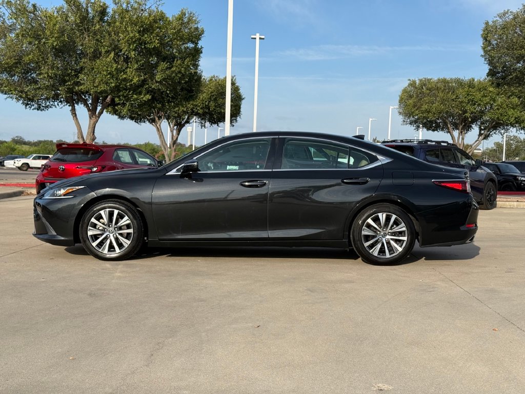 Used 2020 Lexus ES 350 w/ Premium Package FWD image 2