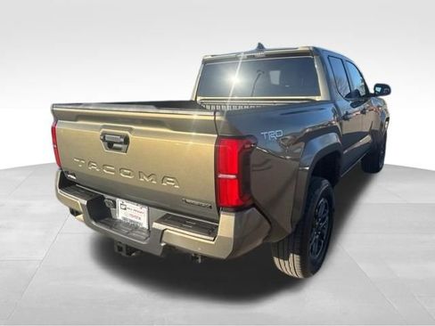 Used 2025 Toyota Tacoma TRD Sport image 5