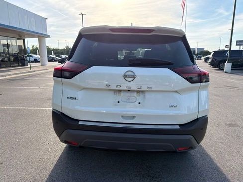 Used 2022 Nissan Rogue SV FWD image 5