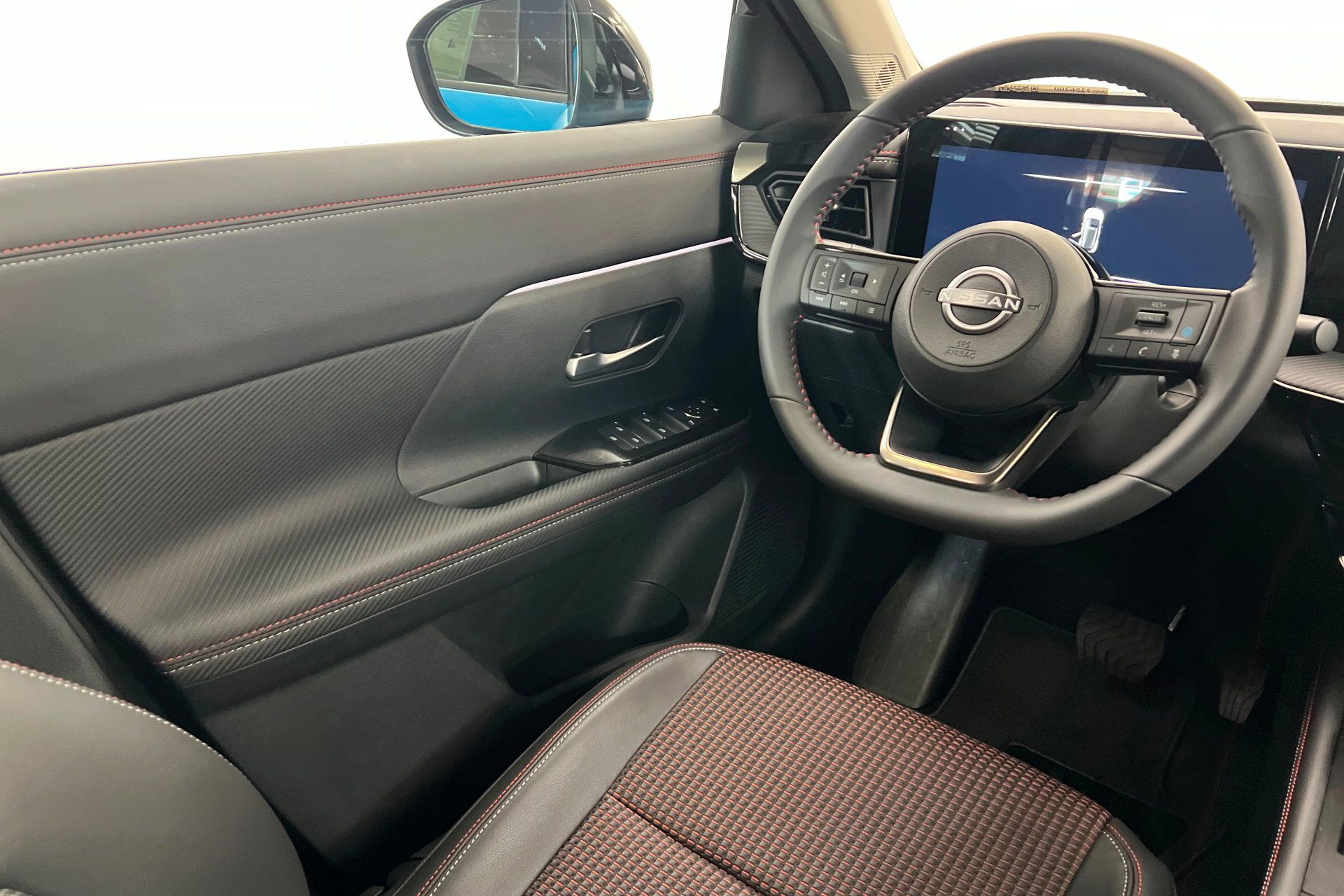 New 2026 Nissan Kicks SR FWD image 11
