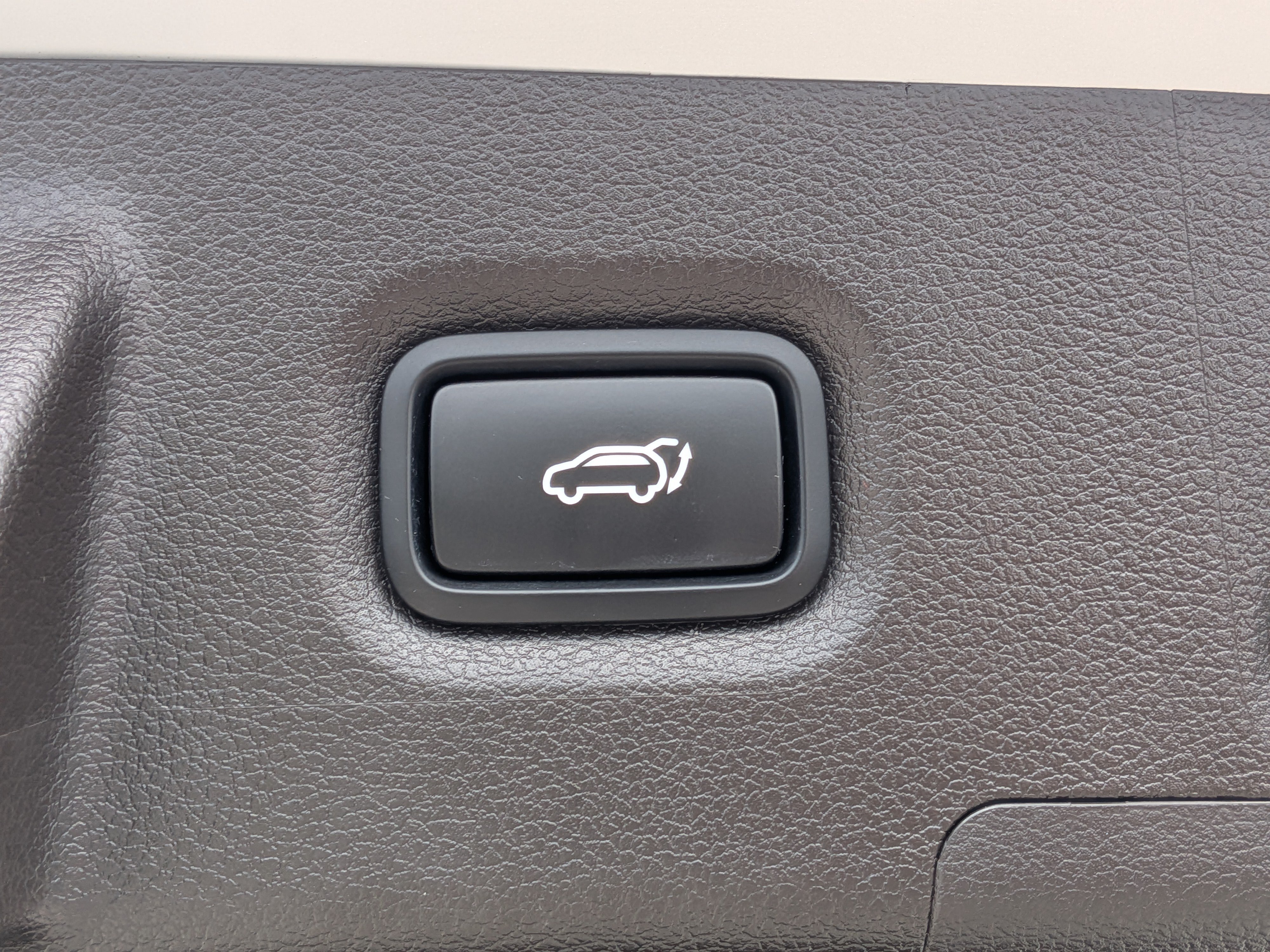 Used 2019 Hyundai Santa Fe FWD image 14