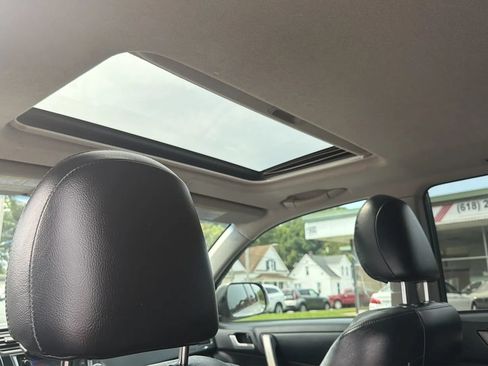 Used 2013 Toyota Highlander SE AWD/4WD image 12