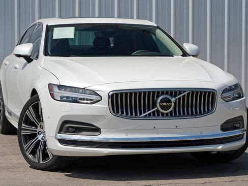 Used 2023 Volvo S90 B6 Plus w/ Protection Package Premier image 4