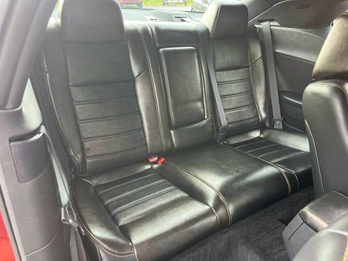 Used 2014 Dodge Challenger R/T RWD image 17