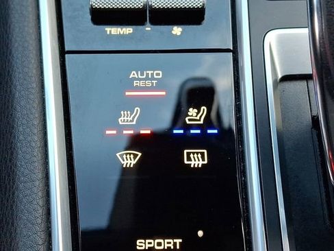 Certified 2023 Porsche Panamera 4 Platinum Edition image 29