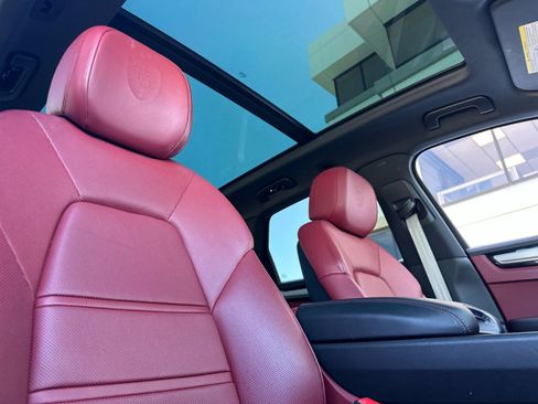 Certified 2022 Porsche Cayenne image 17