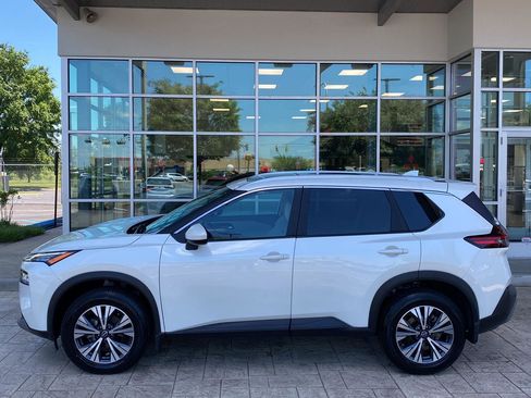 Certified 2023 Nissan Rogue SV w/ SV Premium B Package AWD/4WD image 4
