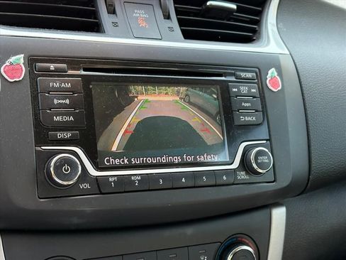 Used 2015 Nissan Sentra SV FWD image 9