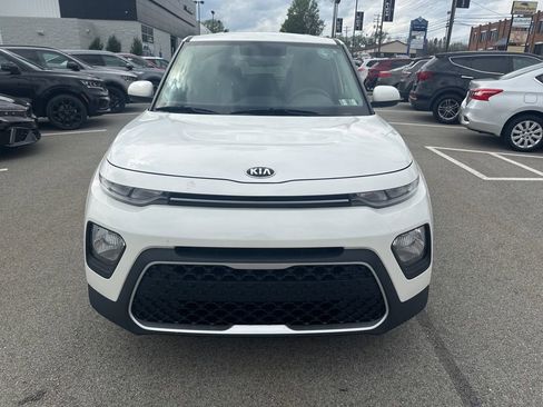 Used 2021 Kia Soul LX image 2