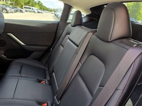 Used 2022 Tesla Model Y Performance AWD/4WD image 11