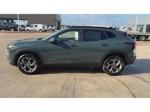 New 2026 Chevrolet Trax LT w/ LT Convenience Package FWD image 5