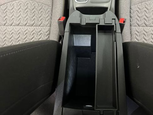 Used 2024 Chevrolet Equinox LT image 36