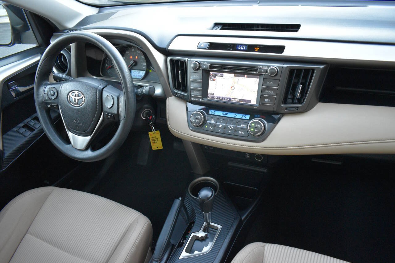 Used 2015 Toyota RAV4 XLE FWD image 27