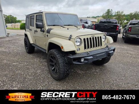 Used 2018 Jeep Wrangler Unlimited Sport AWD/4WD image 3