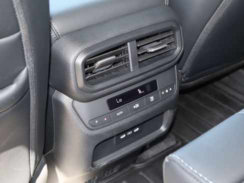 Used 2025 Honda Pilot EX-L image 19