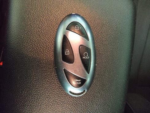 Used 2025 Hyundai Elantra SEL FWD image 32
