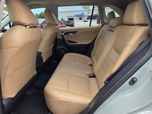 Used 2020 Toyota RAV4 XLE Premium FWD image 16