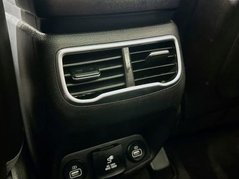 Used 2022 Hyundai Santa Fe Limited AWD/4WD image 29