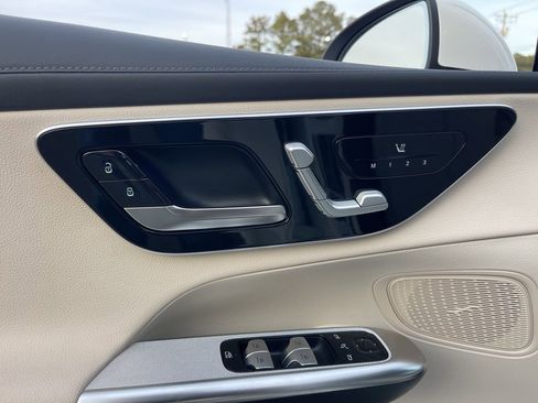 Used 2025 Mercedes-Benz GLC 300 GLC 300 image 20