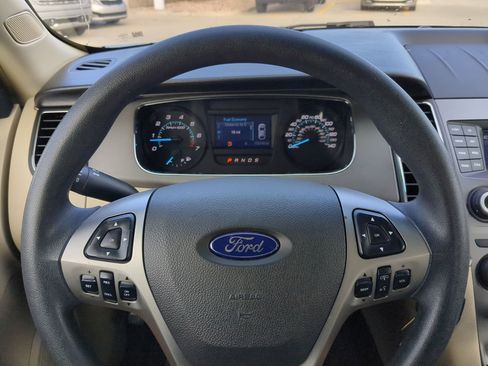 Used 2015 Ford Taurus SE image 14