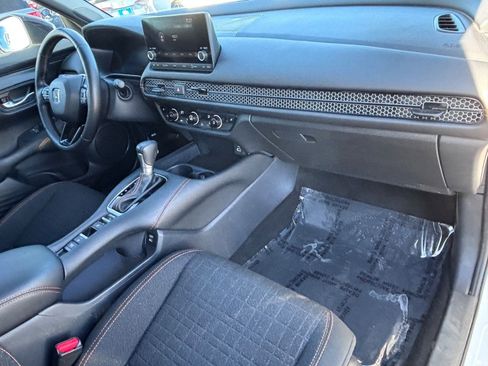 Certified 2025 Honda HR-V Sport image 13