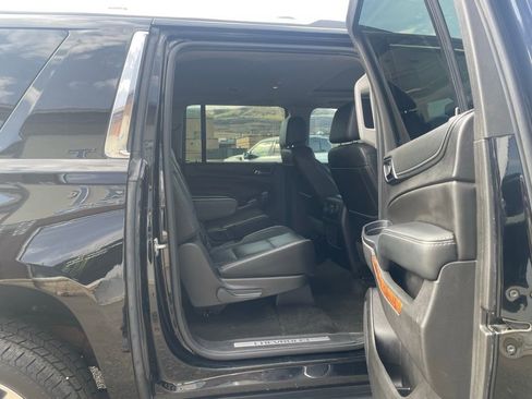 Used 2017 Chevrolet Suburban Premier image 19