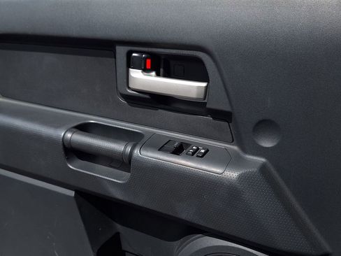 Used 2012 Toyota FJ Cruiser 4WD w/ Convenience Pkg image 9
