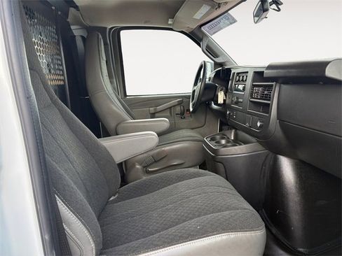 Used 2024 GMC Savana 2500 w/ Driver Convenience Package image 14