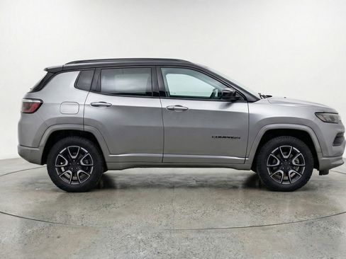 Used 2025 Jeep Compass Trailhawk AWD/4WD image 11