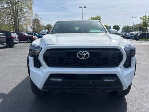 Used 2024 Toyota Tacoma TRD Off-Road AWD/4WD image 2