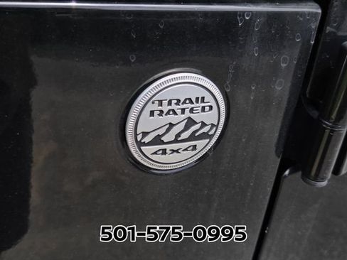 Used 2018 Jeep Wrangler Unlimited Sahara AWD/4WD image 10