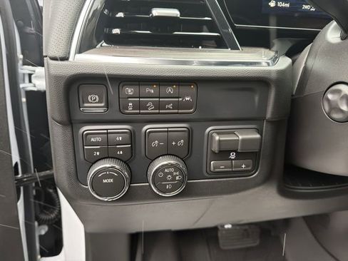 New 2026 Chevrolet Tahoe Premier w/ Sun And Tow Package AWD/4WD image 18
