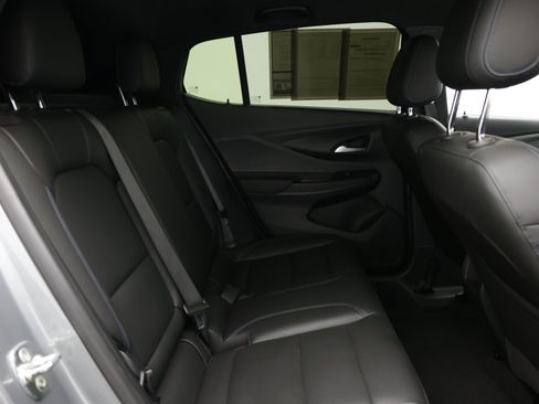 Used 2025 Buick Envista Sport Touring w/ Convenience I Package FWD image 36