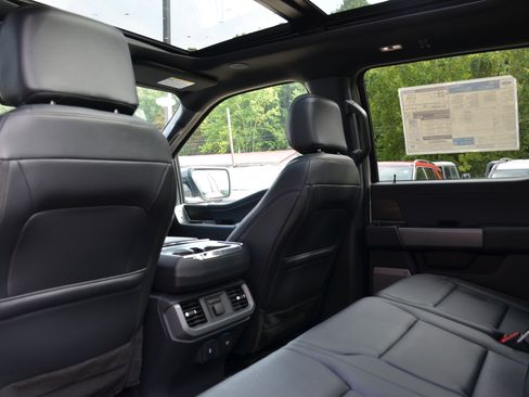 New 2025 Ford F150 Lariat w/ Equipment Group 502A High image 22