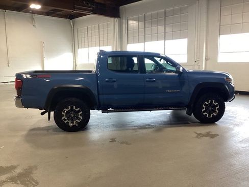 Used 2019 Toyota Tacoma TRD Off-Road image 7
