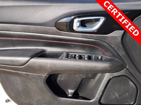 Used 2023 Jeep Compass Trailhawk image 24